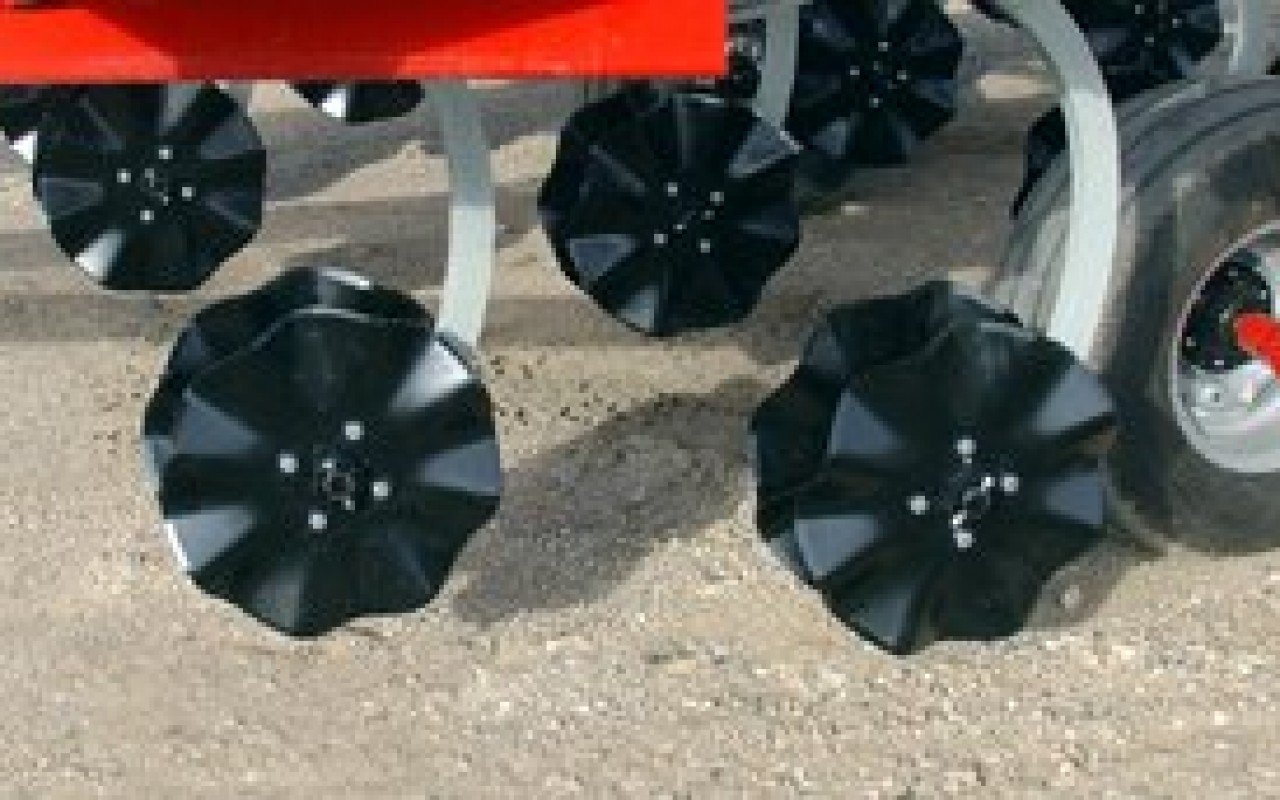 Vertical Tillage tool by WilRich Flaman Agriculture