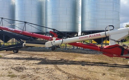 Purchase the Rodono with a new Wheatheart auger or retrofit your existing swing away auger
