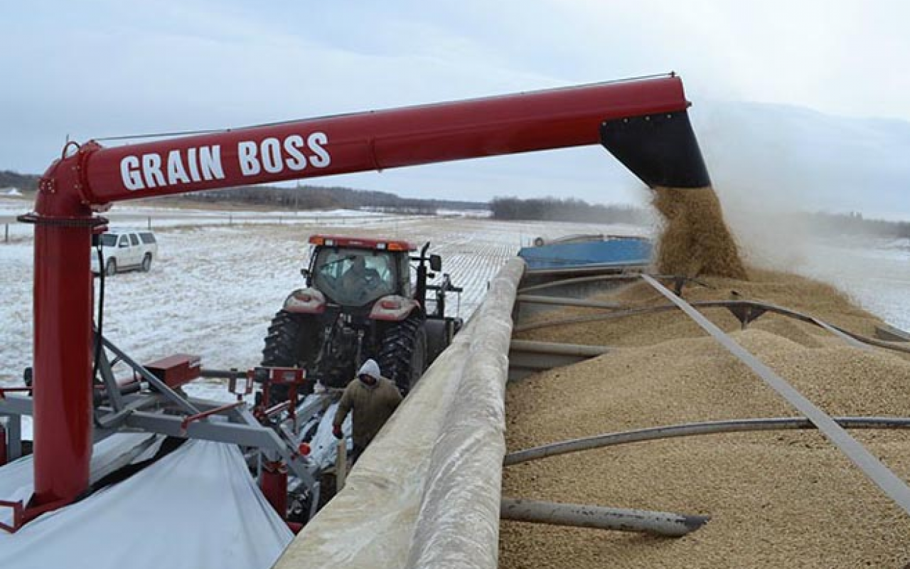 Grain Bag Extractor Grain Bag Unloader Flaman Agriculture