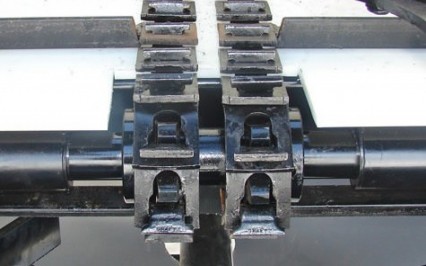 Apron Chain 