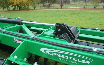 Adjustable wing down pressure – even digging pressure across total machine width