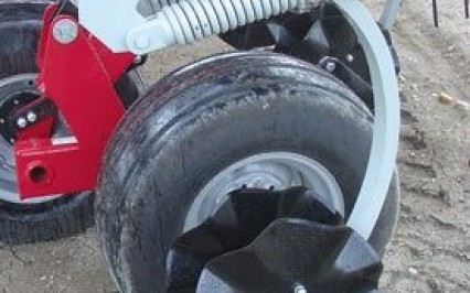 Heavy duty bearings with triple lip seals