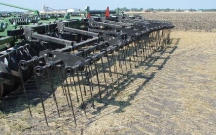 Three-bar harrow assists for leveling your field