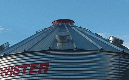 Manholes in roof and hopper cone