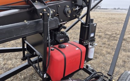 BCX4 - 40 HP EFI Vangaurd Hydraulic tank and filter