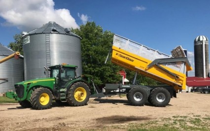 Tailgate flips into up position so stumps and branches don’t get snagged when dumping.