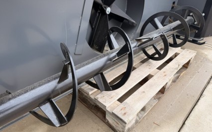 14-inch chain-driven shearbolt-protected auger