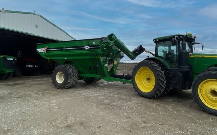 Straight Auger in Field Transport position