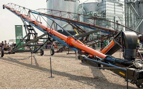 LCX4 PTO-Driven Mechanical Swing Conveyor